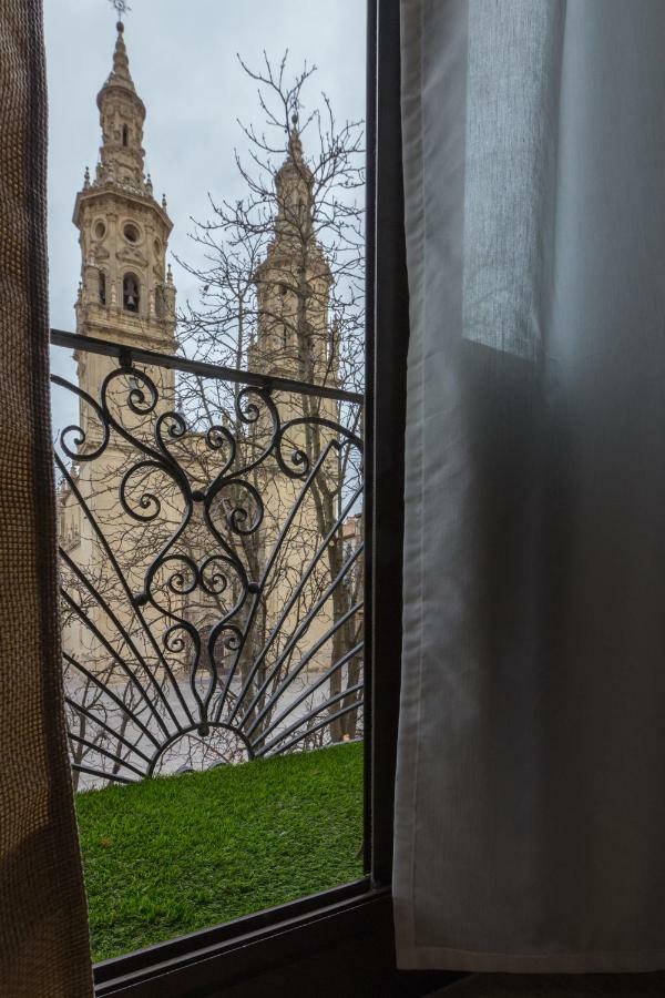 Apto Con Vistas A La Catedral Y Aire Acondicionado Apartment Logrono Exterior photo